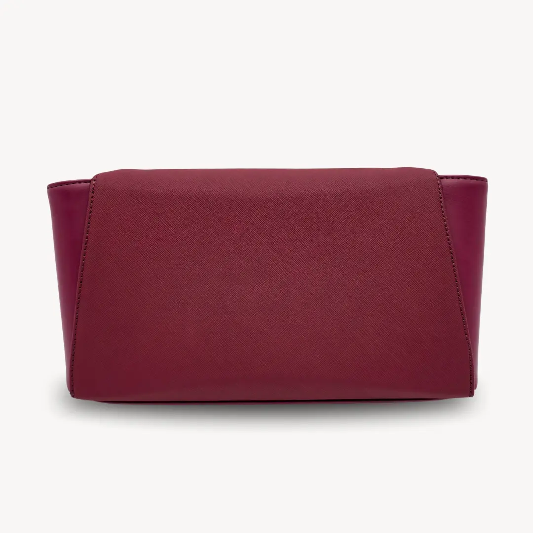 Dos du sac Un Brin Désinvolte en coloris cerise bordeaux, design minimaliste.